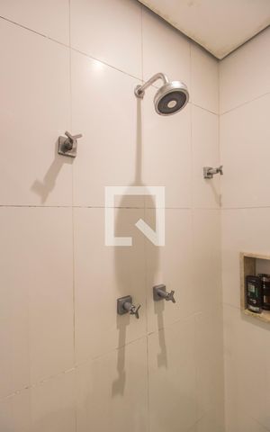 Casa de condomínio à venda com 420m², 7 quartos e 4 vagasBanheiro da Suíte