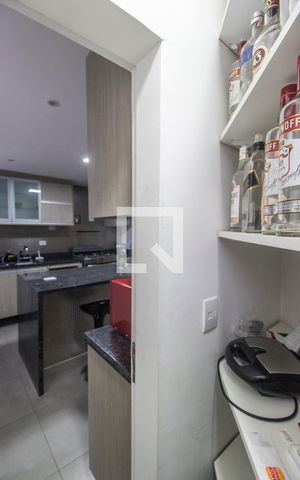 Casa de condomínio à venda com 420m², 7 quartos e 4 vagasDespensa