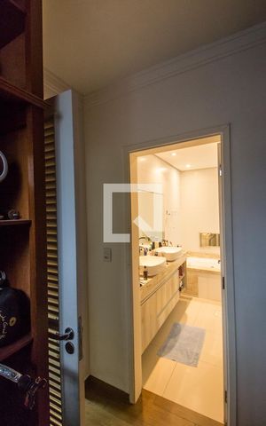 Casa de condomínio à venda com 420m², 7 quartos e 4 vagasCloset da suíte