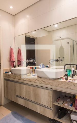 Casa de condomínio à venda com 420m², 7 quartos e 4 vagasBanheiro da Suíte