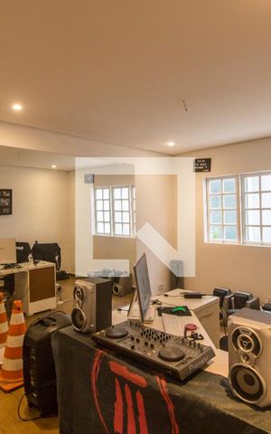 Casa de condomínio à venda com 420m², 7 quartos e 4 vagasSala de Estar