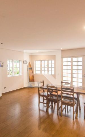 Casa de condomínio à venda com 420m², 7 quartos e 4 vagasSala de Estar
