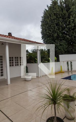 Casa de condomínio à venda com 420m², 7 quartos e 4 vagasPiscina