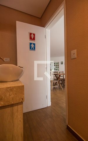 Casa de condomínio à venda com 420m², 7 quartos e 4 vagasLavabo