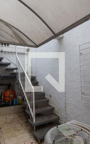 Casa de condomínio à venda com 420m², 7 quartos e 4 vagasCorredor