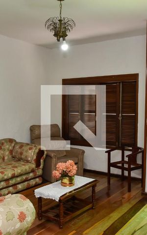 Casa à venda com 280m², 5 quartos e 1 vaga Casa à venda com 280m², 5 quartos e 1 vagaSala