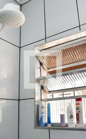 Casa à venda com 280m², 5 quartos e 1 vaga Casa à venda com 280m², 5 quartos e 1 vagaBanheiro Social