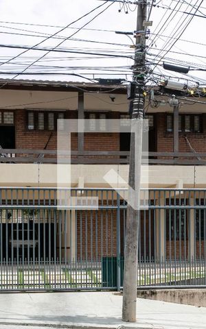Casa à venda com 290m², 5 quartos e 3 vagas Casa à venda com 290m², 5 quartos e 3 vagasFachada