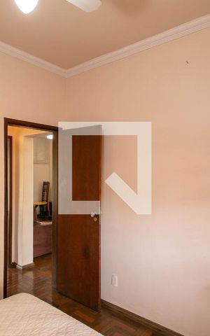 Casa à venda com 290m², 5 quartos e 3 vagas Casa à venda com 290m², 5 quartos e 3 vagasQuarto 3