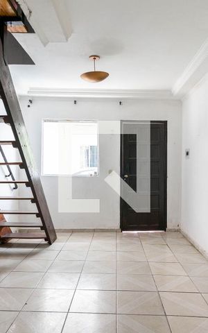Casa de condomínio à venda com 70m², 2 quartos e 1 vaga Casa de condomínio à venda com 70m², 2 quartos e 1 vagaSala