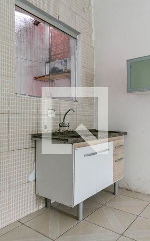 Casa de condomínio à venda com 70m², 2 quartos e 1 vaga Casa de condomínio à venda com 70m², 2 quartos e 1 vagaCozinha