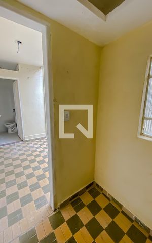 Casa à venda com 300m², 3 quartos e 2 vagas Casa à venda com 300m², 3 quartos e 2 vagasQuarto de Serviço