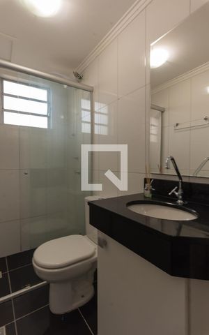 Apartamento à venda com 48m², 2 quartos e 1 vaga Apartamento à venda com 48m², 2 quartos e 1 vagaBanheiro