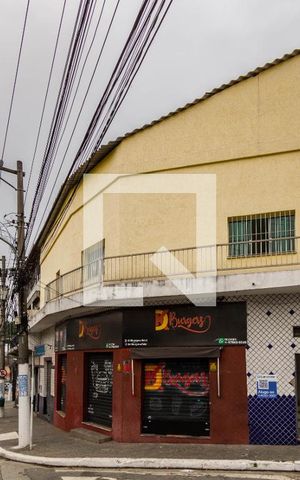 Casa à venda com 1000m², 6 quartos e sem vaga Casa à venda com 1000m², 6 quartos e sem vagaFachada