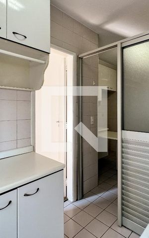 Apartamento à venda com 77m², 2 quartos e 1 vagaÁrea de Serviço