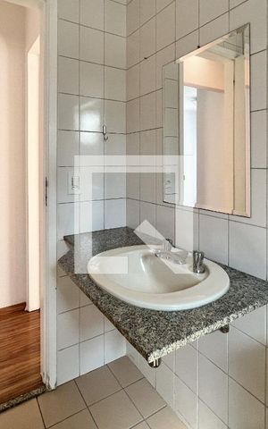 Apartamento à venda com 77m², 2 quartos e 1 vagaBanheiro
