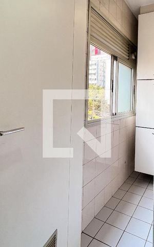 Apartamento à venda com 77m², 2 quartos e 1 vagaBanheiro de Serviço