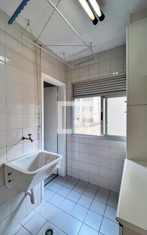 Apartamento à venda com 77m², 2 quartos e 1 vagaÁrea de Serviço