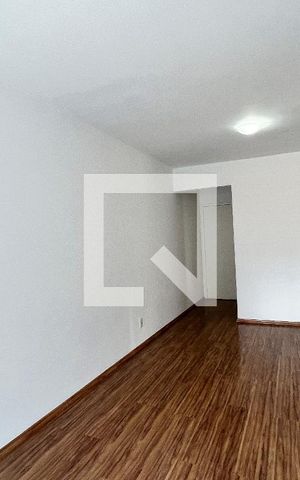 Apartamento à venda com 77m², 2 quartos e 1 vagaSala