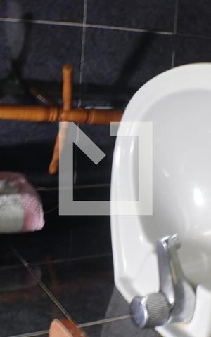 Casa de condomínio à venda com 490m², 5 quartos e 3 vagasBanheiro do Quarto 2