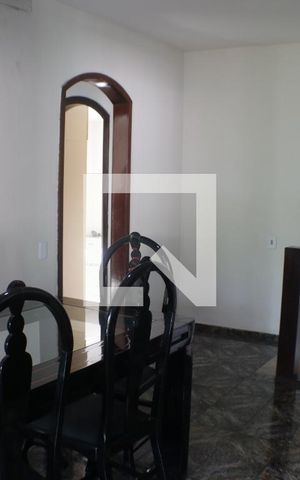 Casa de condomínio à venda com 490m², 5 quartos e 3 vagasHall social