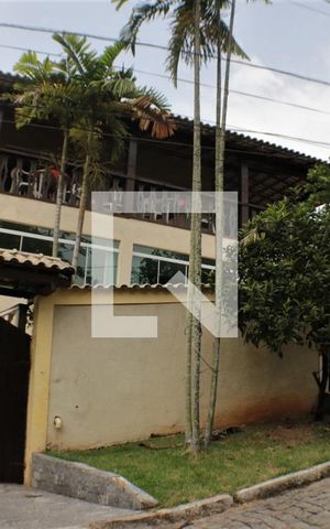 Casa de condomínio à venda com 490m², 5 quartos e 3 vagasFachada