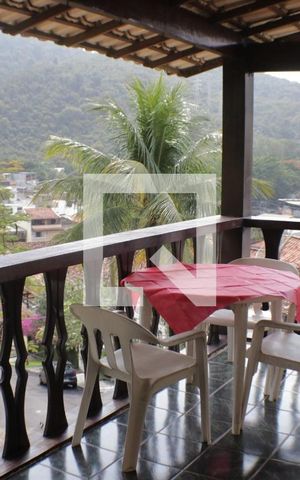 Casa de condomínio à venda com 490m², 5 quartos e 3 vagasVaranda