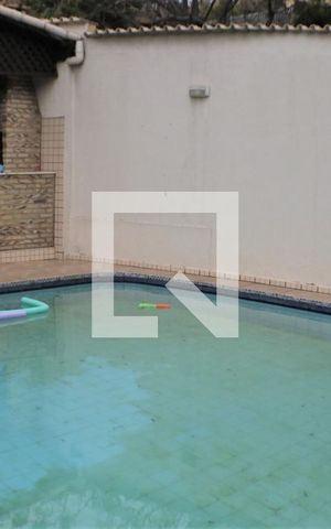 Casa de condomínio à venda com 490m², 5 quartos e 3 vagasPiscina