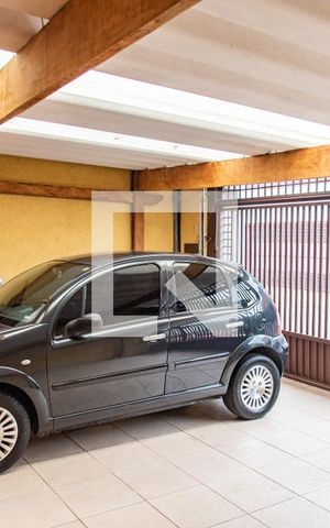 Casa à venda com 260m², 5 quartos e 3 vagas Casa à venda com 260m², 5 quartos e 3 vagasGaragem