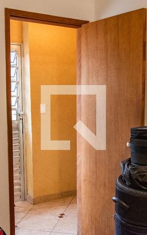 Casa à venda com 260m², 5 quartos e 3 vagas Casa à venda com 260m², 5 quartos e 3 vagasQuarto 2