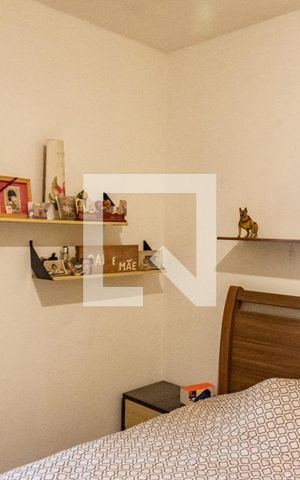 Casa à venda com 260m², 5 quartos e 3 vagas Casa à venda com 260m², 5 quartos e 3 vagasQuarto 4