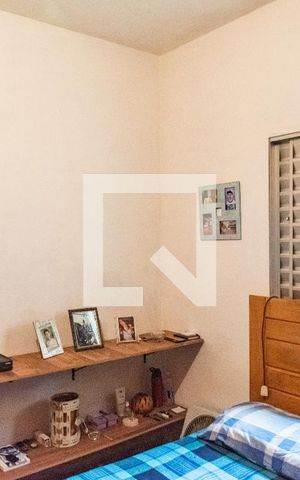 Casa à venda com 260m², 5 quartos e 3 vagas Casa à venda com 260m², 5 quartos e 3 vagasQuarto 3