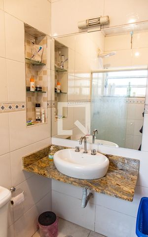 Casa à venda com 260m², 5 quartos e 3 vagas Casa à venda com 260m², 5 quartos e 3 vagasBanheiro 1