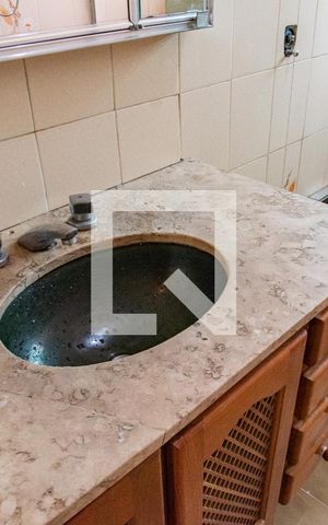 Casa à venda com 260m², 5 quartos e 3 vagas Casa à venda com 260m², 5 quartos e 3 vagasBanheiro 2