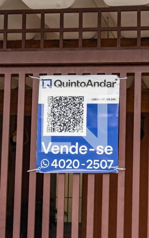 Casa à venda com 260m², 5 quartos e 3 vagas Casa à venda com 260m², 5 quartos e 3 vagasFachada