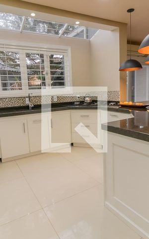 Casa à venda com 409m², 4 quartos e 2 vagasCozinha