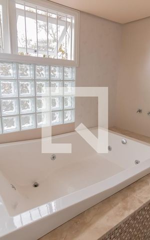 Casa à venda com 409m², 4 quartos e 2 vagasSuite do quarto 4