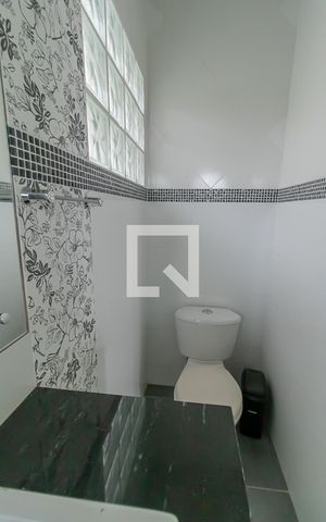 Casa à venda com 409m², 4 quartos e 2 vagasBanheiro 1