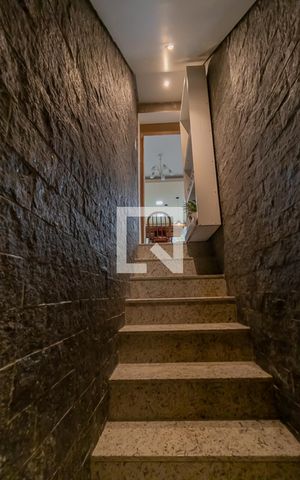 Casa à venda com 409m², 4 quartos e 2 vagasAdega