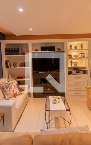 Casa à venda com 409m², 4 quartos e 2 vagasSala