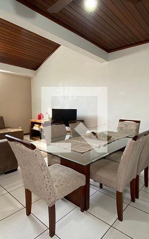 Casa à venda com 210m², 3 quartos e 2 vagasSala