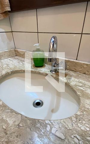 Casa à venda com 210m², 3 quartos e 2 vagasBanheiro 1