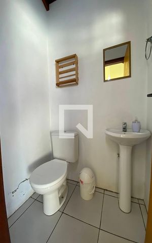 Casa à venda com 210m², 3 quartos e 2 vagasBanheiro de Serviço