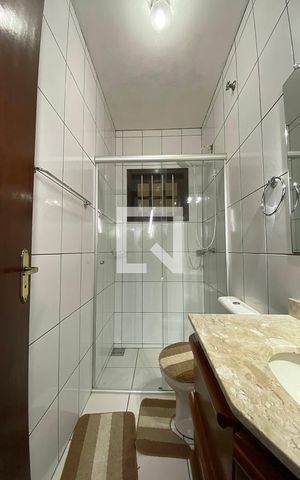 Casa à venda com 210m², 3 quartos e 2 vagasBanheiro 1