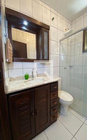Casa à venda com 210m², 3 quartos e 2 vagasBanheiro 1