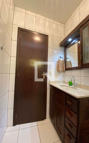 Casa à venda com 210m², 3 quartos e 2 vagasBanheiro 1