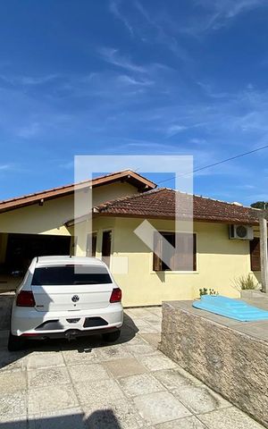 Casa à venda com 210m², 3 quartos e 2 vagasÁrea Externa