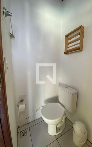 Casa à venda com 210m², 3 quartos e 2 vagasBanheiro de Serviço