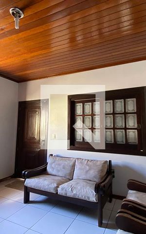 Casa à venda com 210m², 3 quartos e 2 vagasSala
