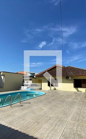 Casa à venda com 210m², 3 quartos e 2 vagasÁrea Externa